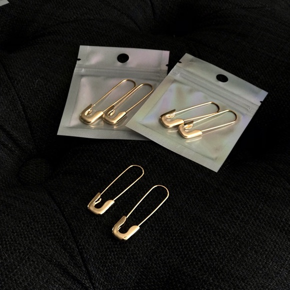 SOLD PIN EARRINGS - GOLD - Picture 2 of 4